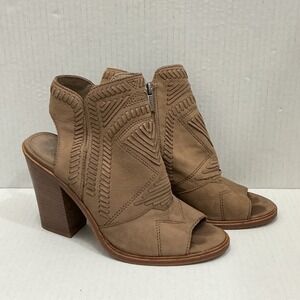 Vince Camuto Booties Peep‎ Toe Heeled Leather Tan Geometric Design Size 7M